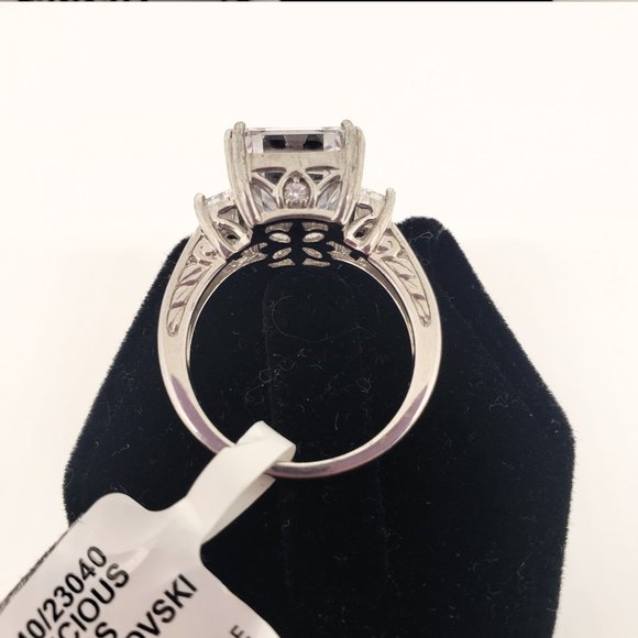 Sterling Silver Swarovski Cubic Zirconia Ring Size 7 - Picture 9 of 9